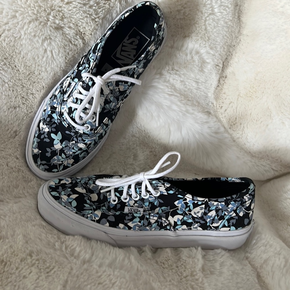 Vans Authentic Slim style